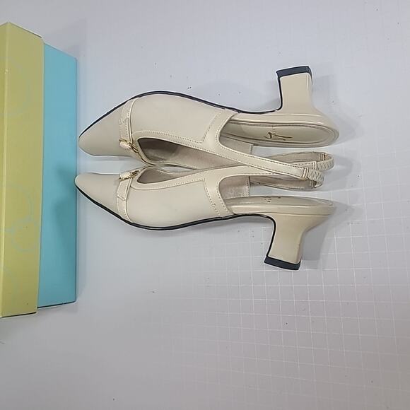 LifeStride Norma Deville Kitten-Heel Slingback Pumps Bone Women’s Size 7 - Picture 6 of 9